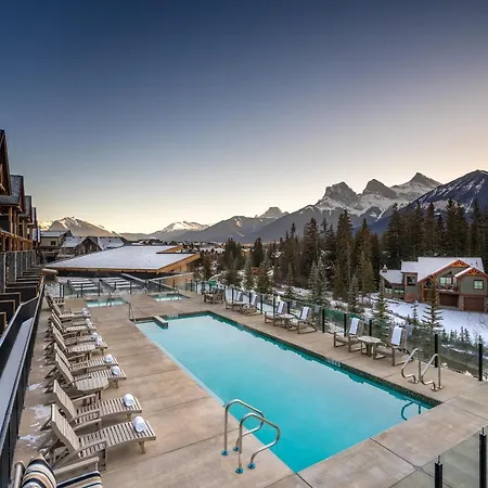 The Malcolm Hotel Canmore Exterior photo